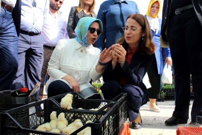 Bakan İslam, Sosyete Pazarı'nı gezdi
