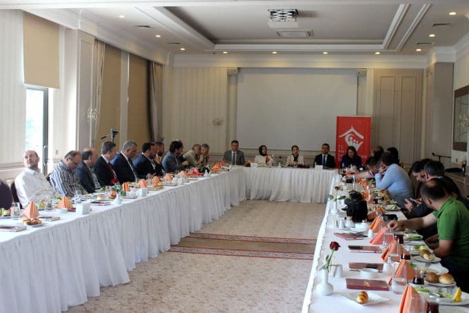 Bakan İslam, gazetecilere bakanlık programlarını anlattı