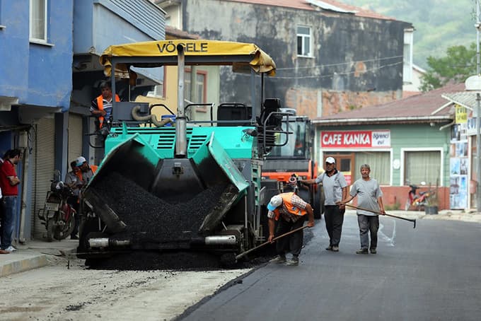 Geyve'de asfalt çalışmaları Alifuatpaşa'da başladı
