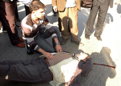 Kanlar İçinde Olan Yaralı Dakikalarca Ambulans Bekledi