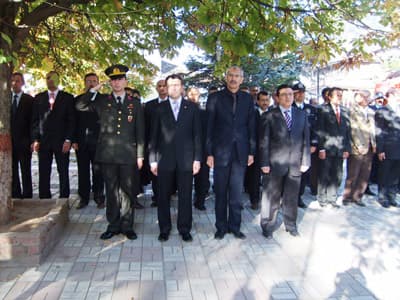 Atatürk'ün Sevdiği Şarkıları Koro Halinde Söylediler