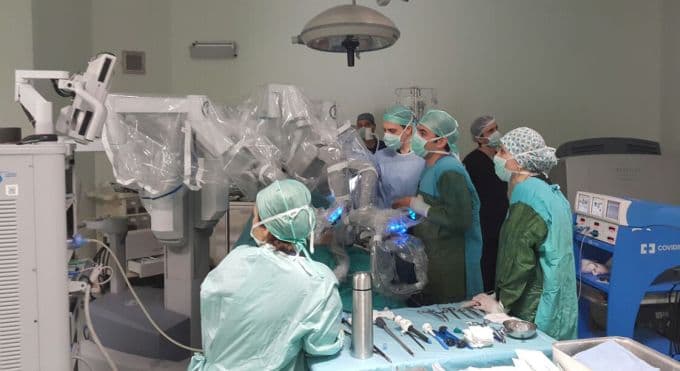 Bu robot, kanser riski taşıyan hastayı sağlığına kavuşturdu