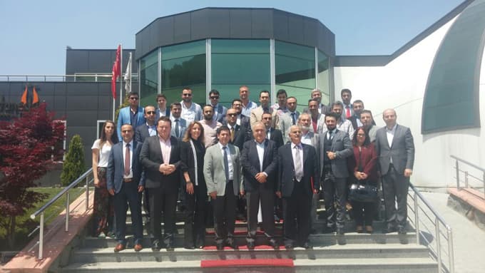 MHP'li adaylar genç iş adamları ile birlikte