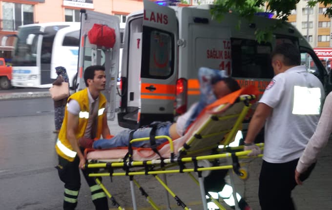 Şehirde bıçaklı kavga: 1 yaralı