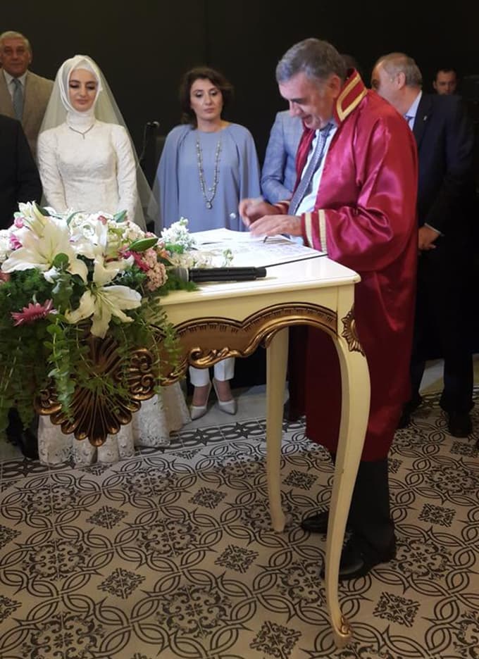 Belediye Başkanı Toçoğlu, kızının nikahını kıydı 