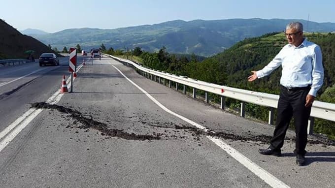 Isır: 'Geyve Taraklı bağlantı yolunda büyük tehlike'