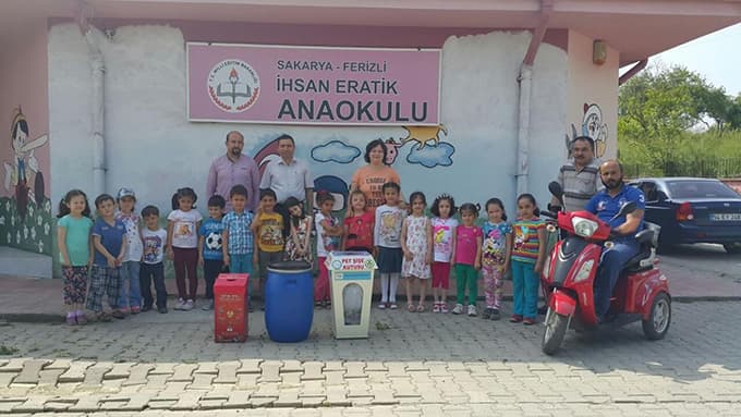 Minik öğrencilerden engelilere destek 