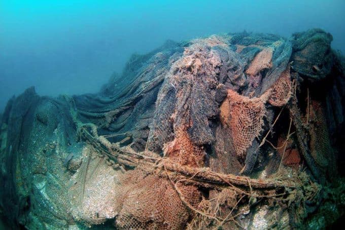 Hitler'in batık denizaltısı, balık ağlarından temizlendi