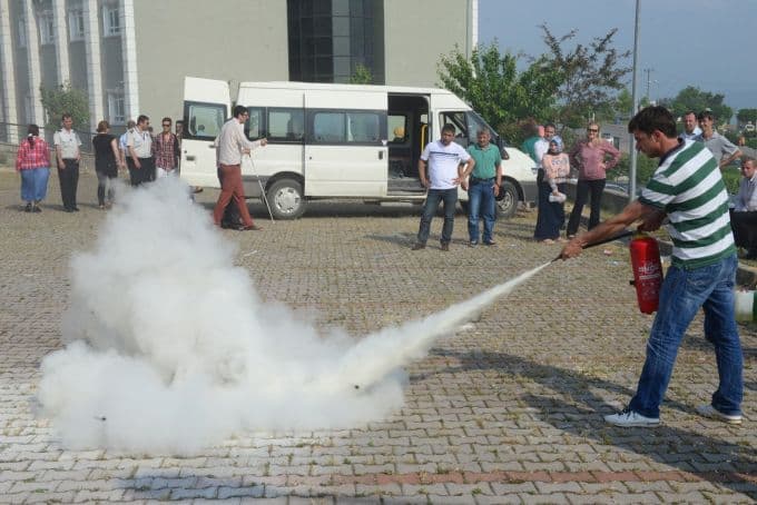 SAÜ personeline sivil savunma eğitimi verildi