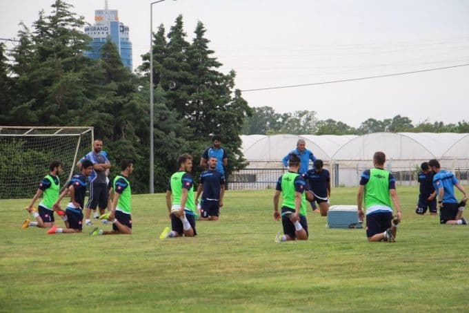 Bakan İslam'dan Sakaryasporlu futbolculara baklava jesti