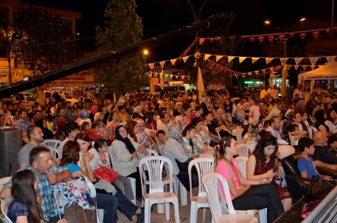 Erenler'deki festivale yoğun katılım