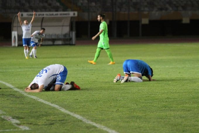 Sakaryaspor'un şampiyonluk hayali kötü bitti