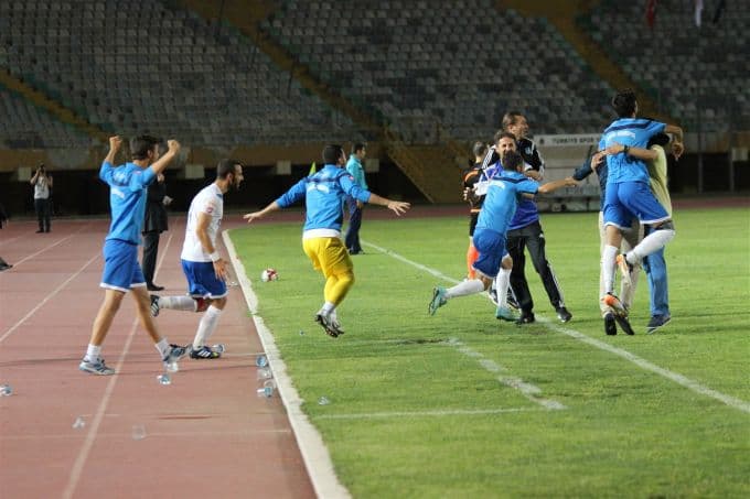 Sakaryaspor'un şampiyonluk hayali kötü bitti