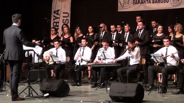 Zafer Kazan'dan türkü dinletisi...
