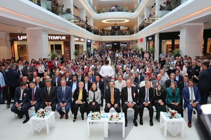Agora AVM açıldı