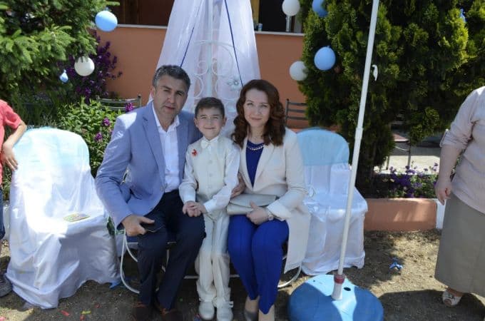 Ateş ailesinin mutlu günü