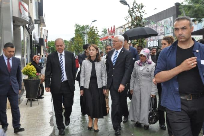 Bakan İslam, Çark Caddesi'ni gezdi