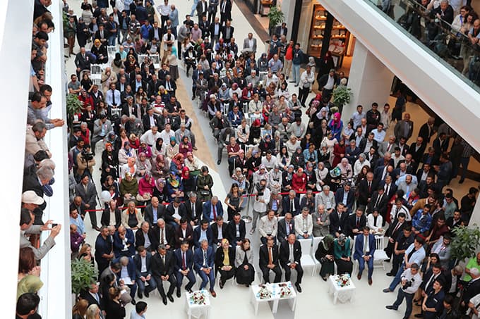 Agora AVM açıldı
