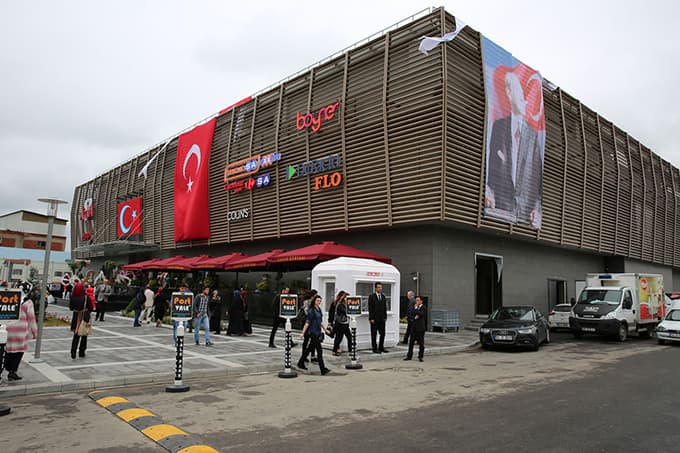 Agora AVM açıldı