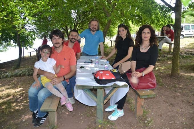 Avukatlar ve stajyerler piknikte buluştu
