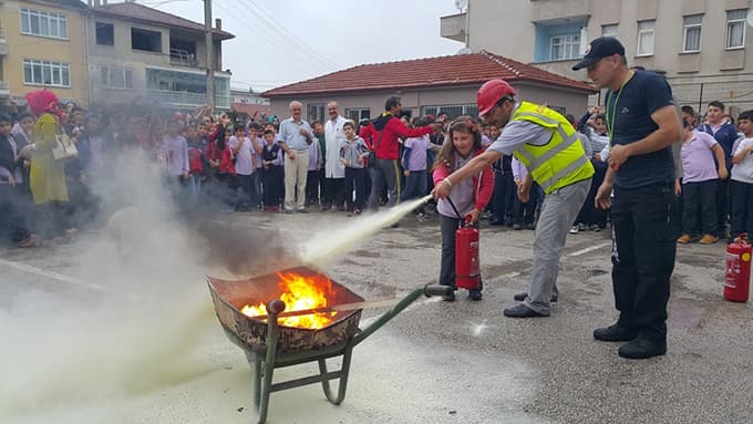 Deprem ve yangın tatbikatları yapıldı