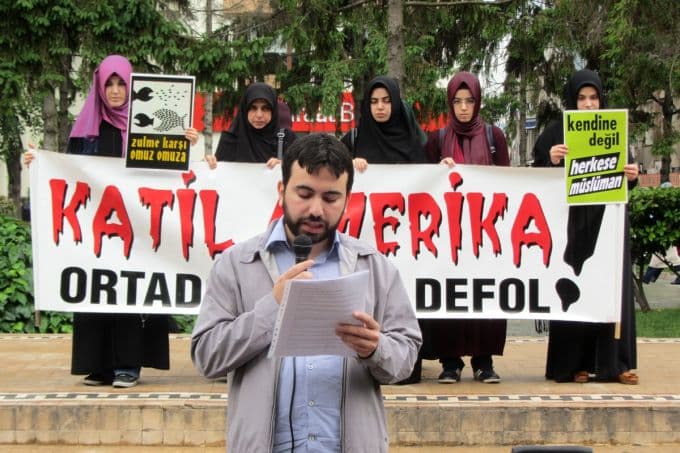 Mavi Marmara şehitlerini unutmadılar