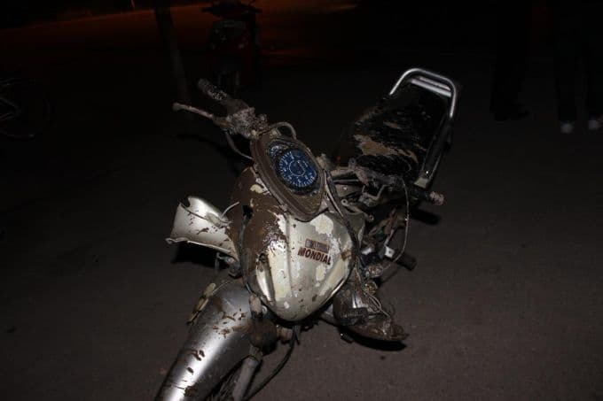 Kontrolden çıkan motosiklet, metrelerce sürüklendi