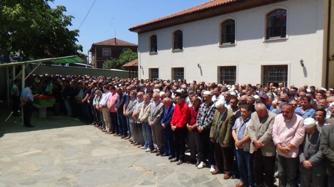 Emekli şube müdürü son yolculuğuna uğurlandı