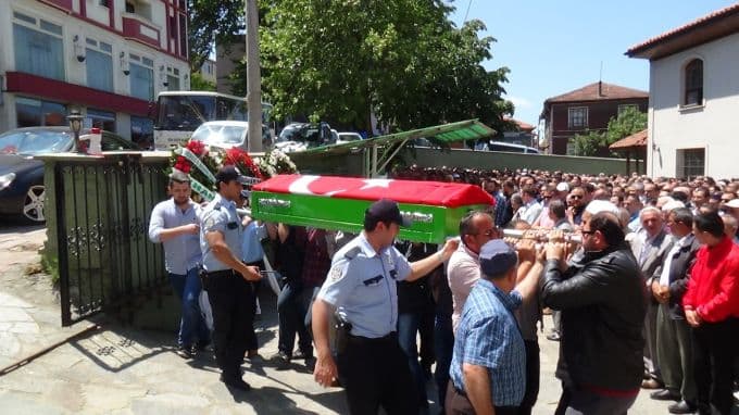 Emekli şube müdürü son yolculuğuna uğurlandı