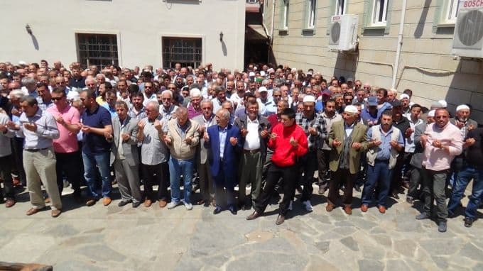 Emekli şube müdürü son yolculuğuna uğurlandı