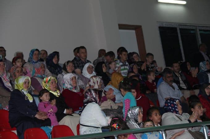 Ferizli'de halk konseri verildi