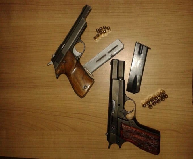 Polis denetlemesinde çok sayıda silah ele geçirildi