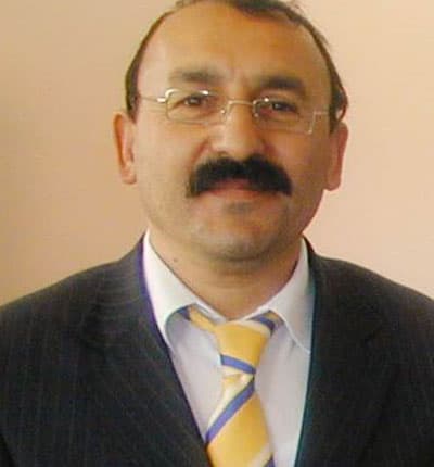 Uyardığı Öğrencinin Yakınlarının Saldırısına Uğradı