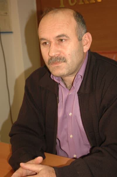 Uyardığı Öğrencinin Yakınlarının Saldırısına Uğradı
