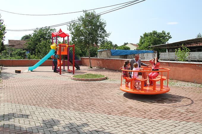 Akyazı'da çocuk oyun parkı tamamlanıyor