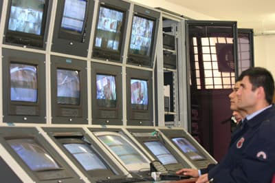 Mahkumlara İşkence İddiasıyla 5 Kişi Tutuklandı