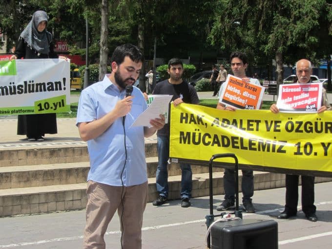 "Siyasilerin değil, halkın isteklerine bakın"