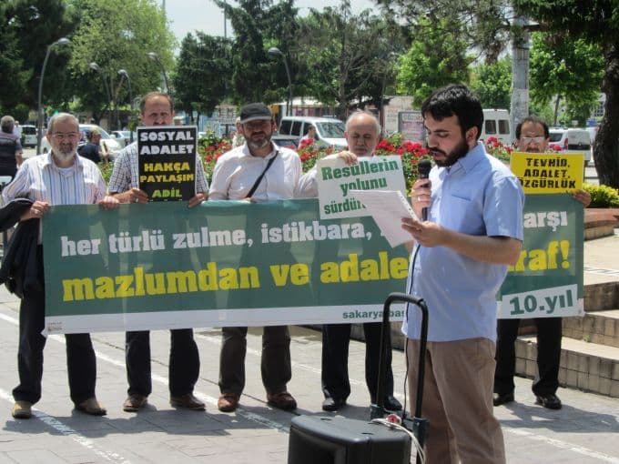 "Siyasilerin değil, halkın isteklerine bakın"