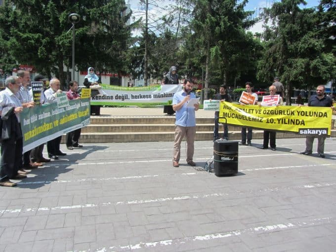 "Siyasilerin değil, halkın isteklerine bakın"