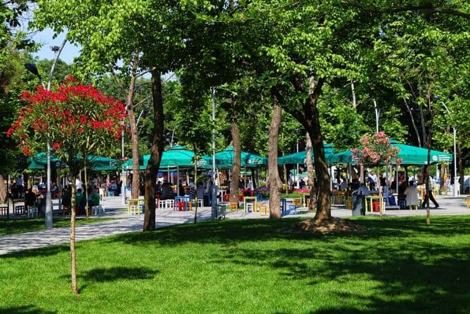 Şemsiyeli Park'a yaz geldi
