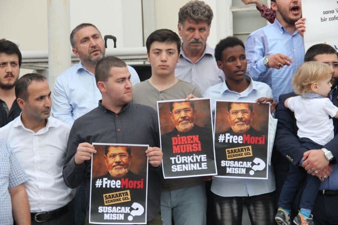 Mursi'ye idam kararı Sakarya'da protesto edildi