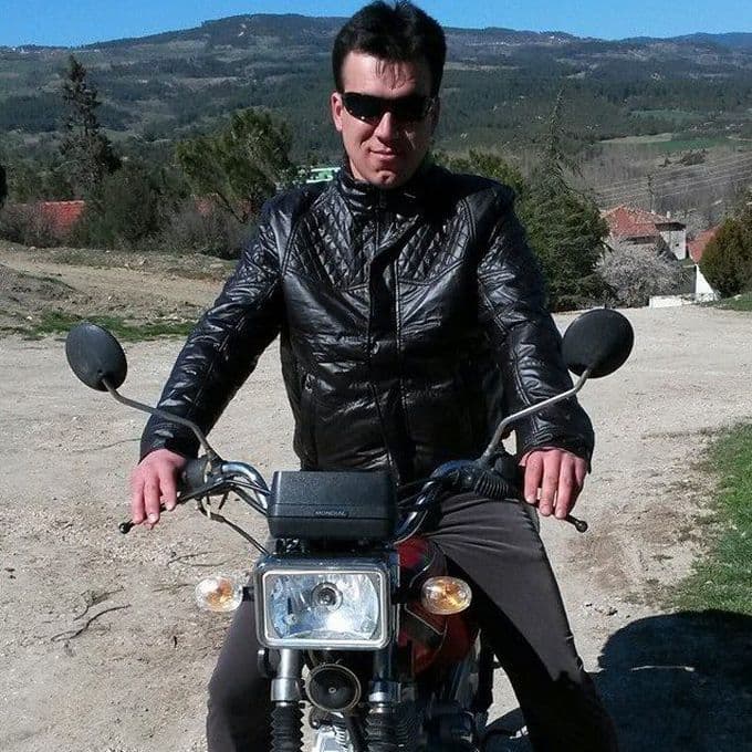 Motosiklet kamyonetle çarpıştı: 1 ölü!