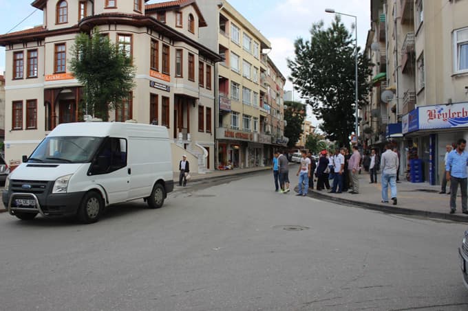 Şüpheli paket polis ekiplerini alarma geçirdi