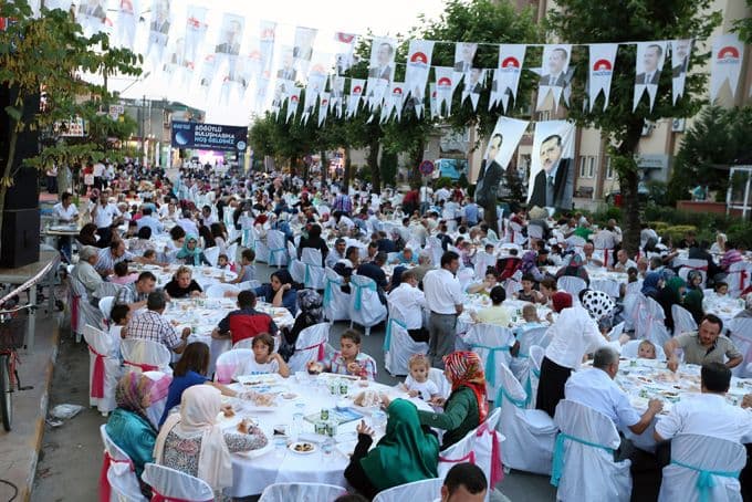 Kardeşlik sofralarının ilki Söğütlü'de kurulacak
