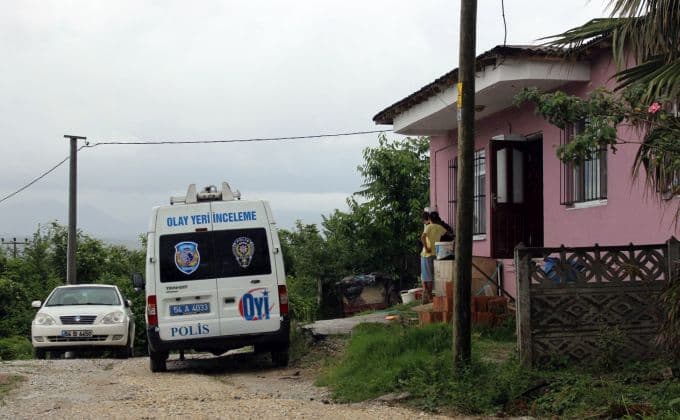 Pompalı tüfekle intihar etti