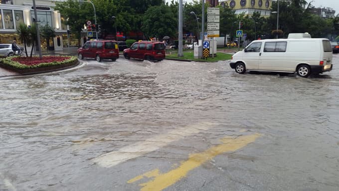Şehir su altında kaldı