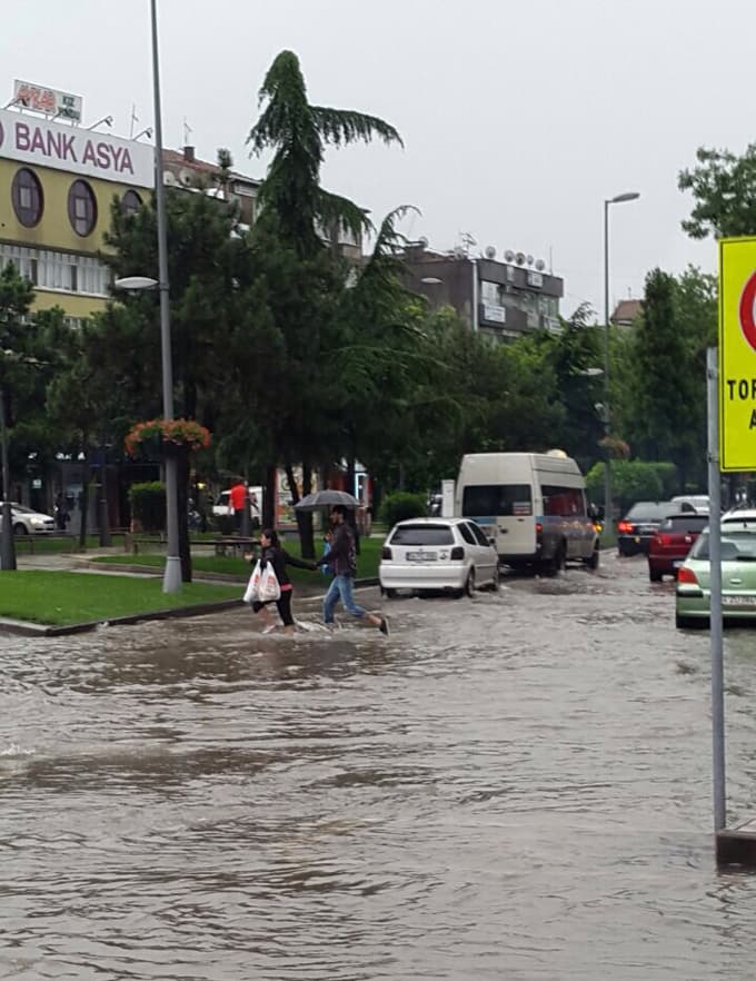 Şehir su altında kaldı