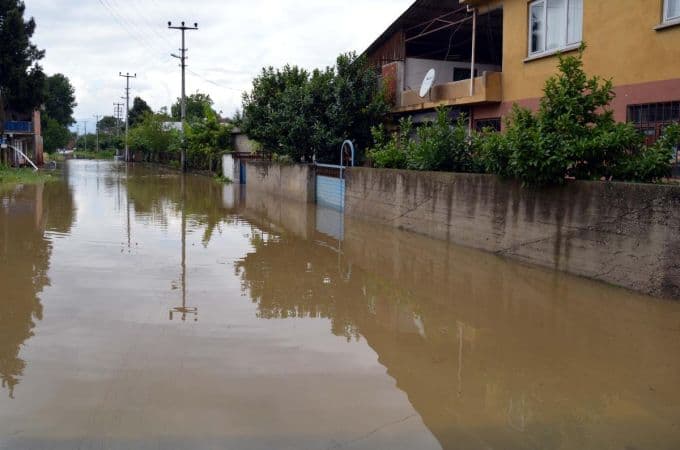 Şehir su altında kaldı