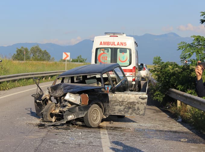 Ters istikametten geliyordu: 8 yaralı
