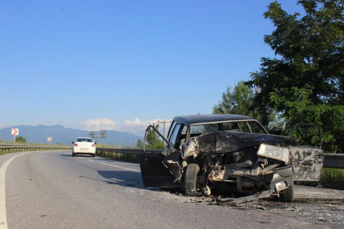 Ters istikametten geliyordu: 8 yaralı